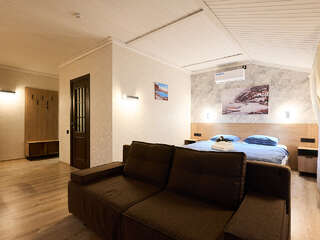 Гостиница Морской Новороссийск Двухместный номер с большой кроватью или двумя односпальными кроватями КОМФОРТ ПЛЮС-1