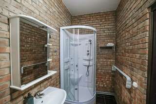 Гостиница Морской Новороссийск Апартаменты/Семейный трёхкомнатный номер с большими двуспальными кроватями-7