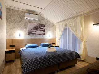 Гостиница Морской Новороссийск Двухместный номер с большой кроватью или двумя односпальными кроватями КОМФОРТ ПЛЮС-2