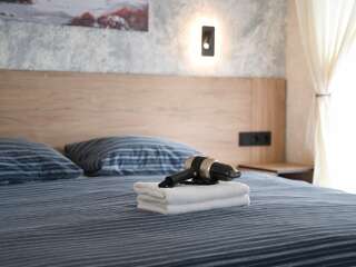 Гостиница Морской Новороссийск Двухместный номер с большой кроватью или двумя односпальными кроватями КОМФОРТ ПЛЮС-3