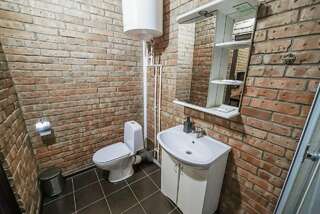 Гостиница Морской Новороссийск Апартаменты/Семейный трёхкомнатный номер с большими двуспальными кроватями-8