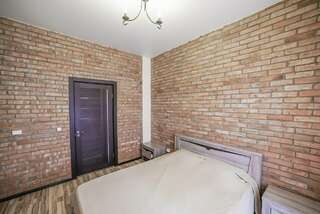 Гостиница Морской Новороссийск Апартаменты/Семейный трёхкомнатный номер с большими двуспальными кроватями-5