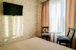 Гостиница Морской Новороссийск Улучшенный двухместный номер "SUPERIOR" с одной большой кроватью-2