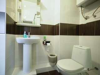 Гостиница Морской Новороссийск Двухместный номер КОМФОРТ с большой двуспальной кроватью или двумя односпальными кроватями-12